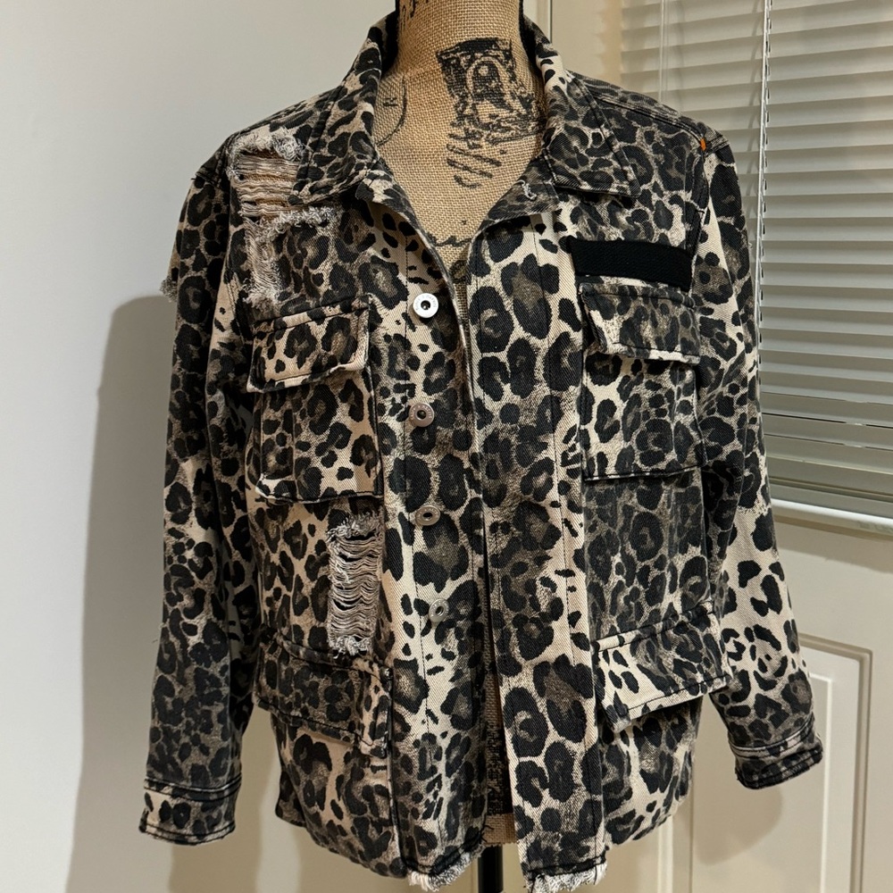 Dance and Marvel beautiful and unique stretchy denim like size s but runs big